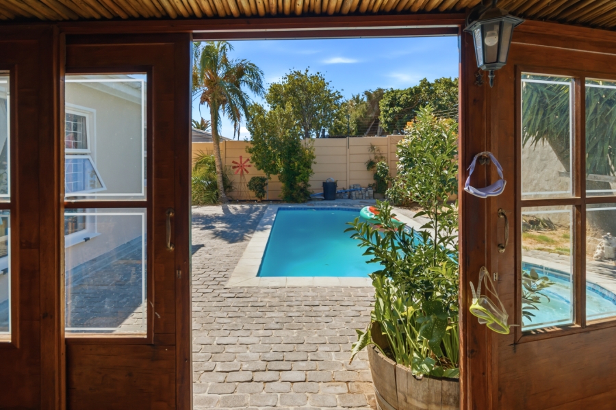 4 Bedroom Property for Sale in Bay Park Western Cape